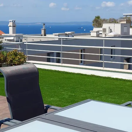 Apartment Penthouse Znjan *